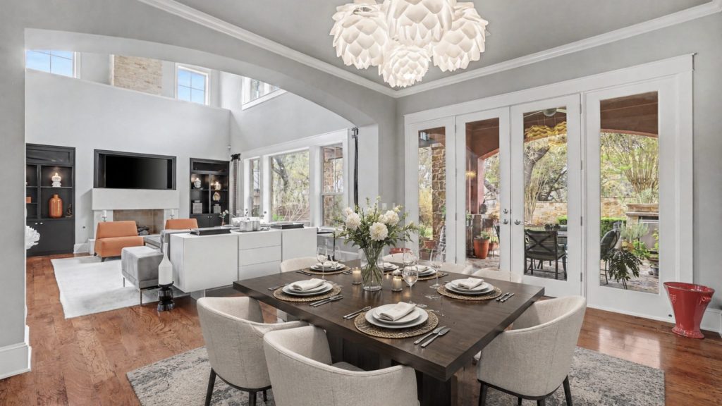 *VIRTUALLY STAGED*  Dining Room